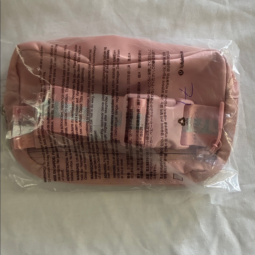 lululemon athletica Rose Pink Everywhere Belt Bag - Picture 4 of 4